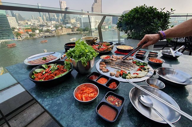 Nice-two-meat-you-iconsiam
